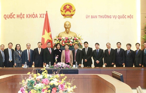 cac dai su truong co quan dai dien viet nam o nuoc ngoai chu trong nang cao chat luong ngoai giao kinh te quan triet loi ich quoc gia dan toc la tren 