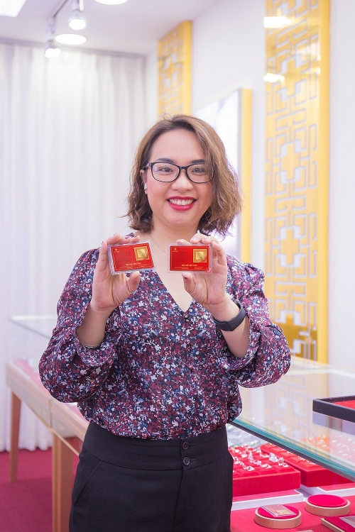 Mãn nhãn với vàng miếng 1 chỉ có hình ấn Triều Trần cho tháng tài lộc
