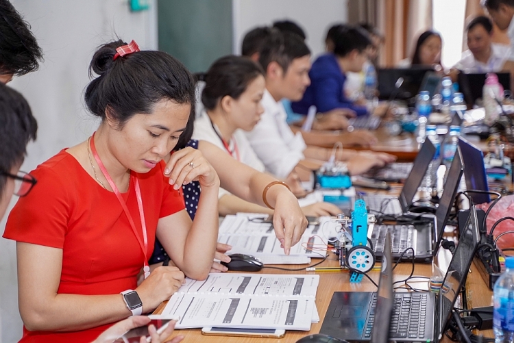 STEAM for Vietnam và VinUni tổ chức khóa học về robotics cho học sinh THPT