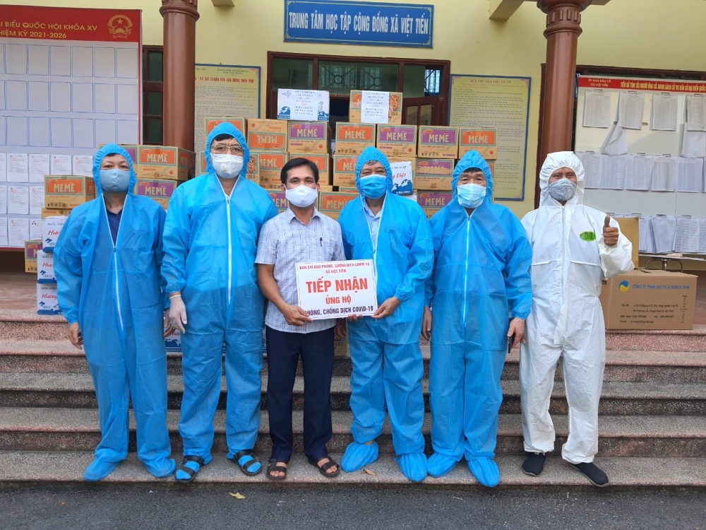 Tạp chí Thời Đại cùng các nhà hảo tâm tặng nhu yếu phẩm trị giá 60 triệu đồng cùng Bắc Giang chống dịch Tạp chí Thời Đại cùng các nhà hảo tâm tặng nhu yếu phẩm trị giá 60 triệu đồng cùng Bắc Giang chống dịch