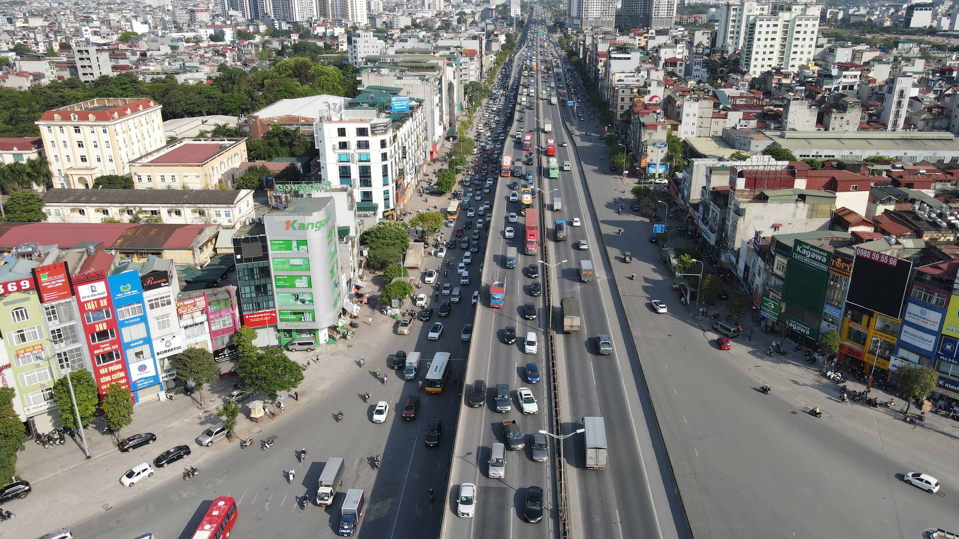 Đến 17 giờ lượng phương tiện tr&amp;ecirc;n đường V&amp;agrave;nh đai 3 đ&amp;atilde; 'giảm nhiệt'.
