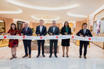 dfs group khai truong cua hang do trang suc cao cap o shoppes tai four seasons macau