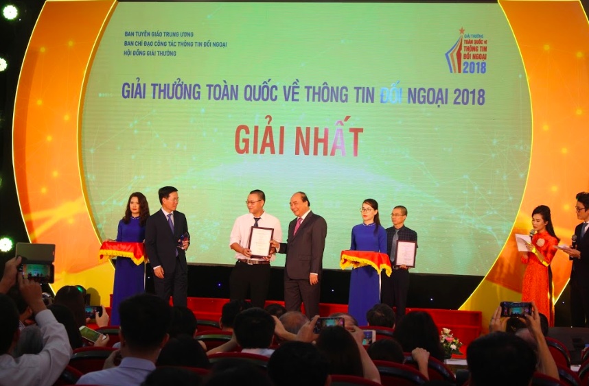 giai thuong toan quoc ve thong tin doi ngoai nam 2019 30 tac gia nhom tac gia la nguoi nuoc ngoai tham gia