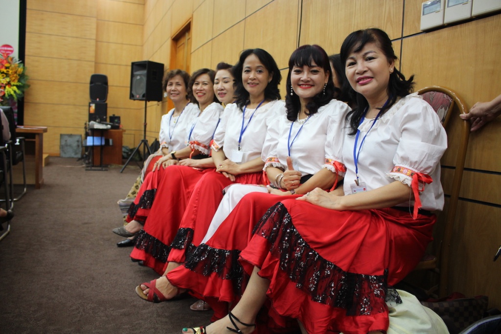 thu truong bo cong thuong do thang hai la chu tich hoi huu nghi viet nam sec khoa iv