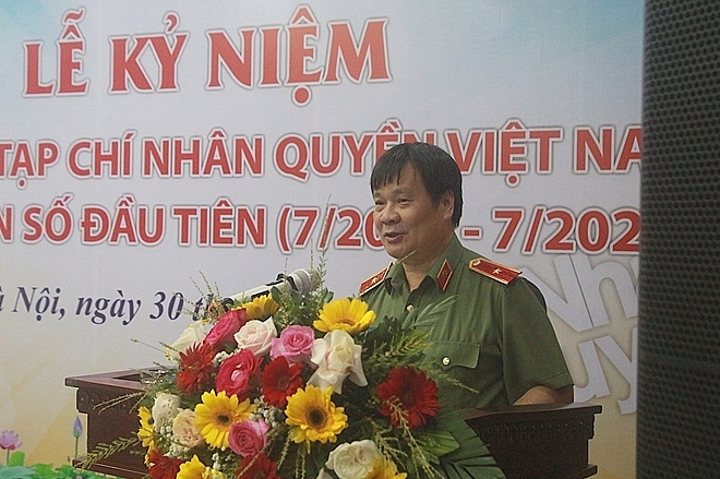 10 nam khang dinh vi tri chuyen nganh hang dau ve quyen con nguoi