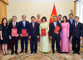 Phó Thủ tướng trao quyết định bổ nhiệm 4 tân Đại sứ, Tổng Lãnh sự