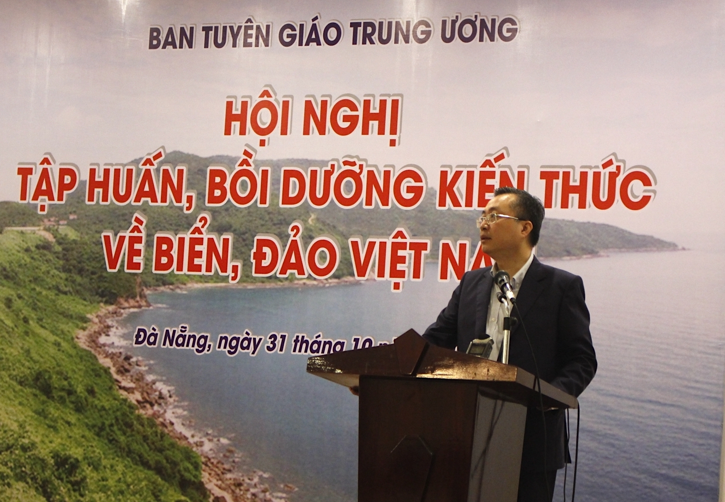 gan 200 phong vien tham gia boi duong kien thuc ve bien dao tai da nang