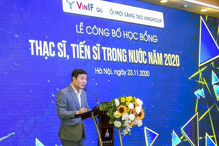Vingroup trao học bổng gần 40 tỷ đồng đào tạo thạc sĩ, tiến sĩ khoa học công nghệ