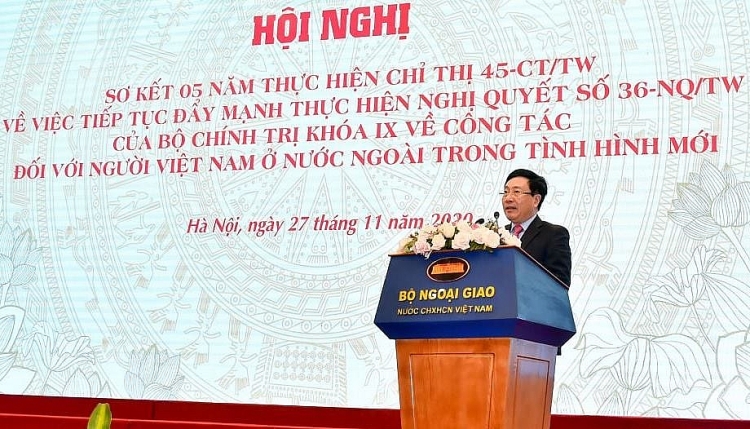 Thực hiện công tác về người Việt Nam ở nước ngoài là nhiệm vụ của cả hệ thống chính trị và của toàn dân