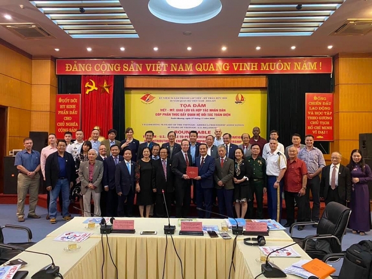 Tọa đàm Việt - Mỹ: khẳng định vai trò của giao lưu, hợp tác nhân dân từ Tân Trào năm 1945