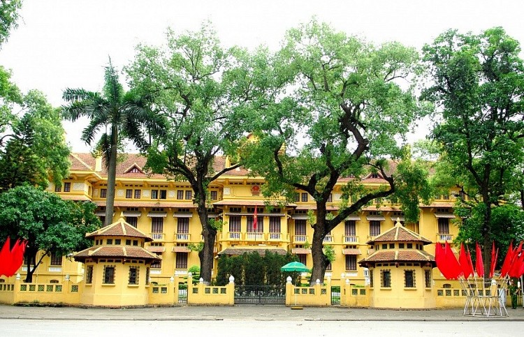 Phong cách Indochine: Dòng chảy trăm năm của tinh hoa Đông - Tây