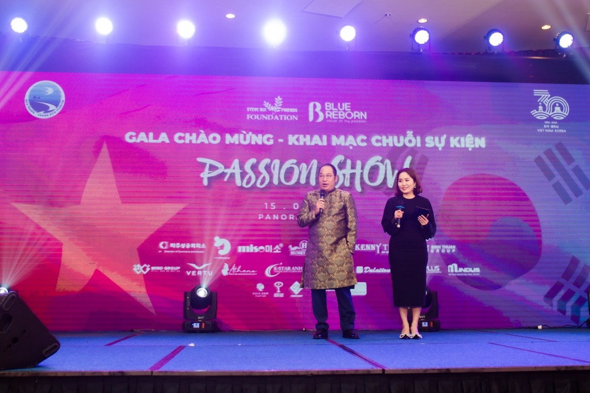 Ông Steve Bùi, đại diện Quỹ Steve Bui & Friends Foundation chia sẻ tại chương trình.