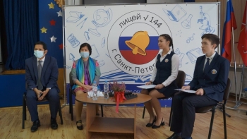 dua tieng viet vao chuong trinh giao duc bo sung tai truong pho thong cua nga