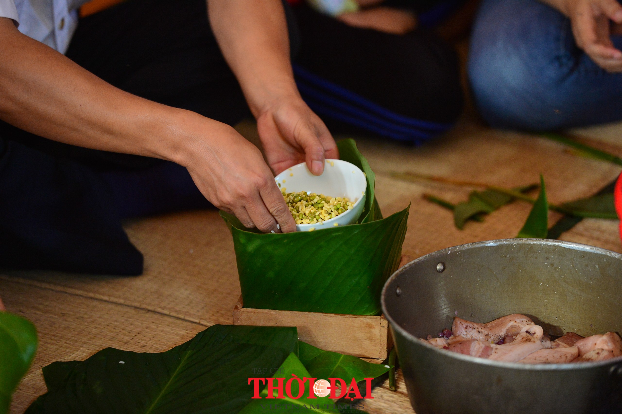Bánh chưng gói lá bàng vuông: hương vị Tết đặc biệt ở Trường Sa