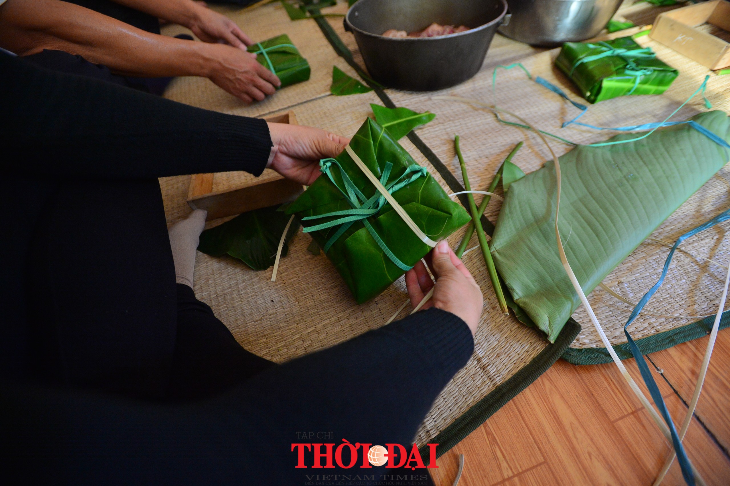 Bánh chưng gói lá bàng vuông: hương vị Tết đặc biệt ở Trường Sa