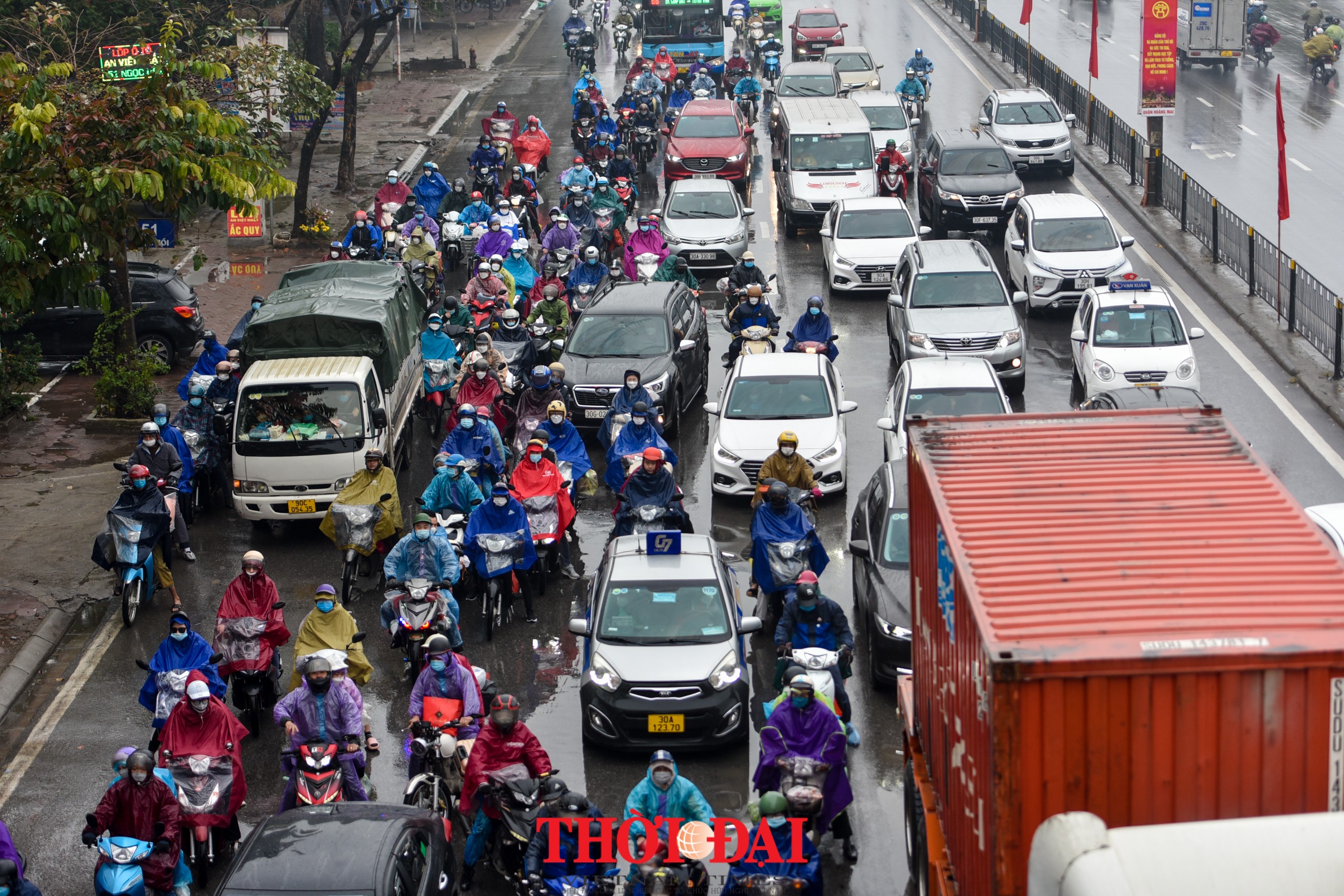 Cửa ngõ vào Hà Nội ùn tắc hàng km ngày người dân trở lại sau kì nghỉ Tết Người dân các tỉnh tấp nập trở lại Thủ đô sau kì nghỉ Tết