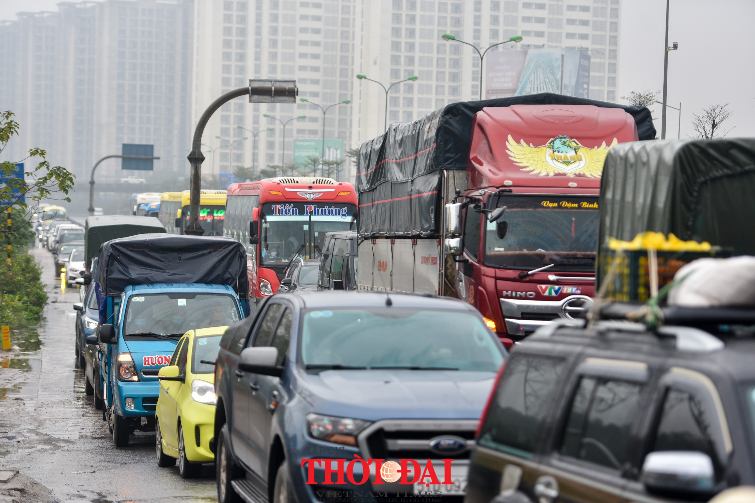Cửa ngõ vào Hà Nội ùn tắc hàng km ngày người dân trở lại sau kì nghỉ Tết Người dân các tỉnh tấp nập trở lại Thủ đô sau kì nghỉ Tết