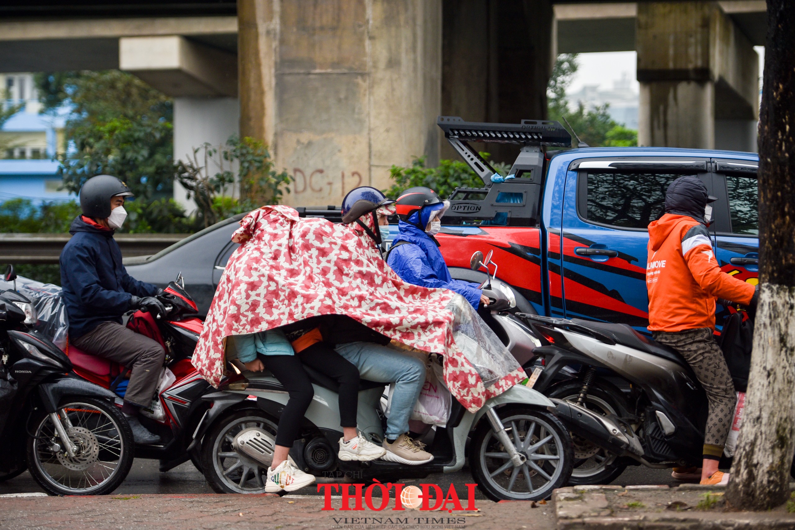 Cửa ngõ vào Hà Nội ùn tắc hàng km ngày người dân trở lại sau kì nghỉ Tết Người dân các tỉnh tấp nập trở lại Thủ đô sau kì nghỉ Tết