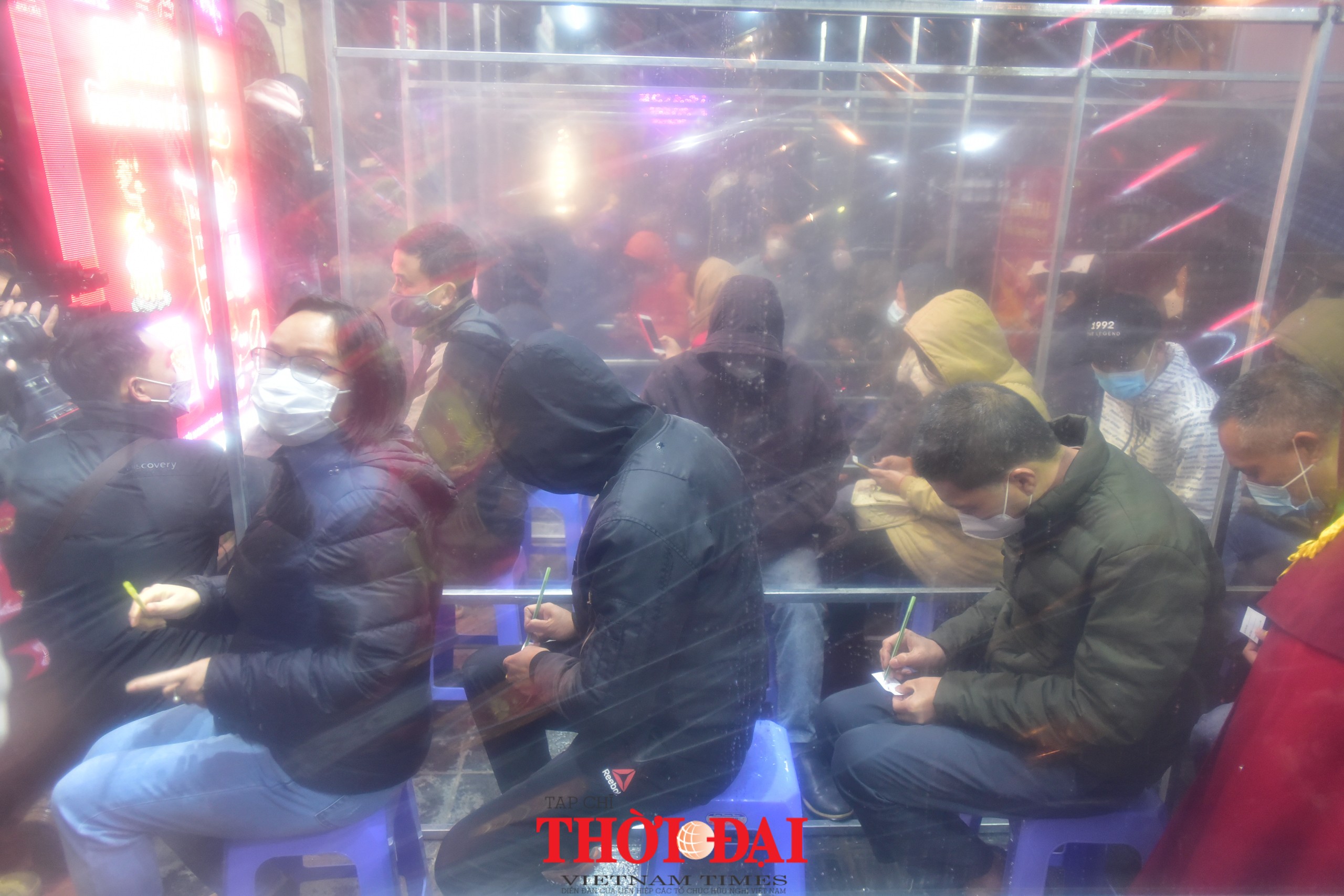 Giá vàng ngày vía thần tài: Nơi xê dịch liên tục, nơi bán giá bình ổn Giá vàng ngày vía thần tài: nơi bình ổn, nơi biến động