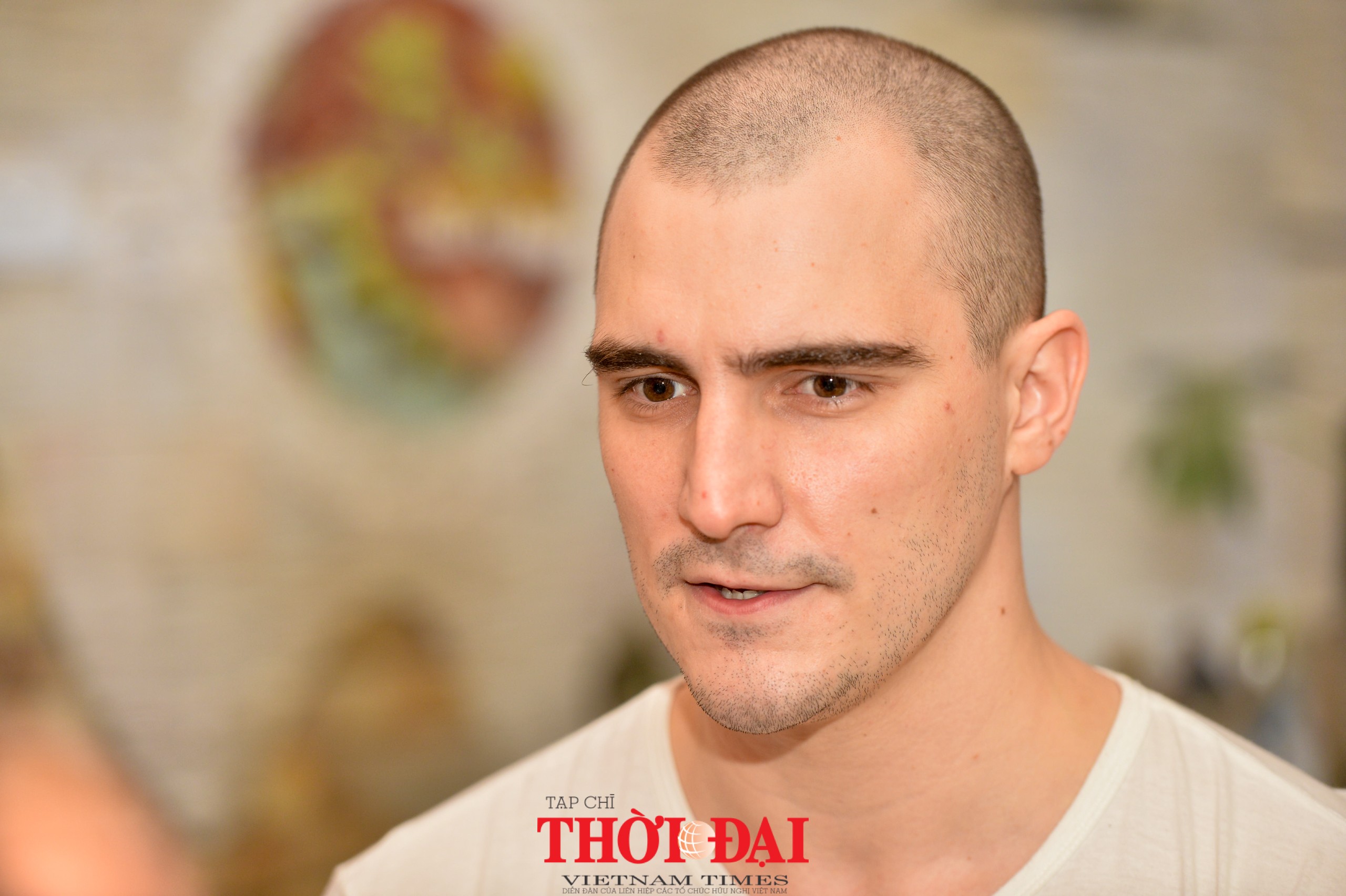 Christopher Axe - chàng trai Anh với tình yêu thương người vô gia cư Hà Nội