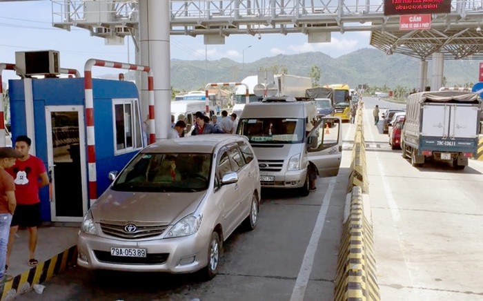 bo giao thong de nghi tang phi bot