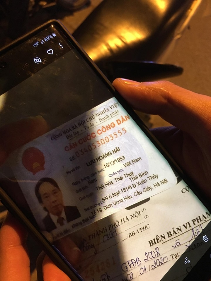 danh tinh nguoi mao danh vu truong bo giao duc khi bi yeu cau do nong do con