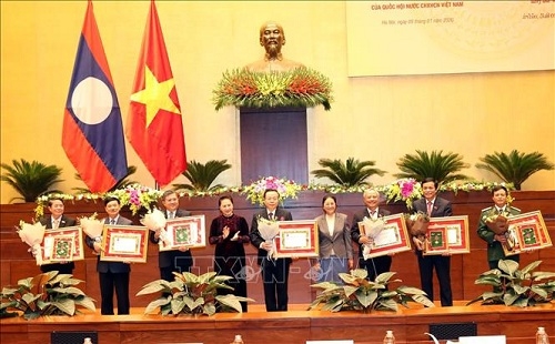 lao trao huan huy chuong cho tap the ca nhan quoc hoi viet nam