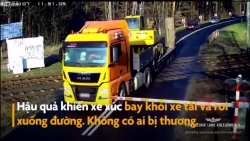 video hai hung nam thanh nien du cua doan tau hoa roi nga vang xuong duong ray