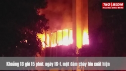 3 chien si pccc ngat xiu khi nhuong mat na duong khi cho nguoi dan trong dam chay o thanh hoa