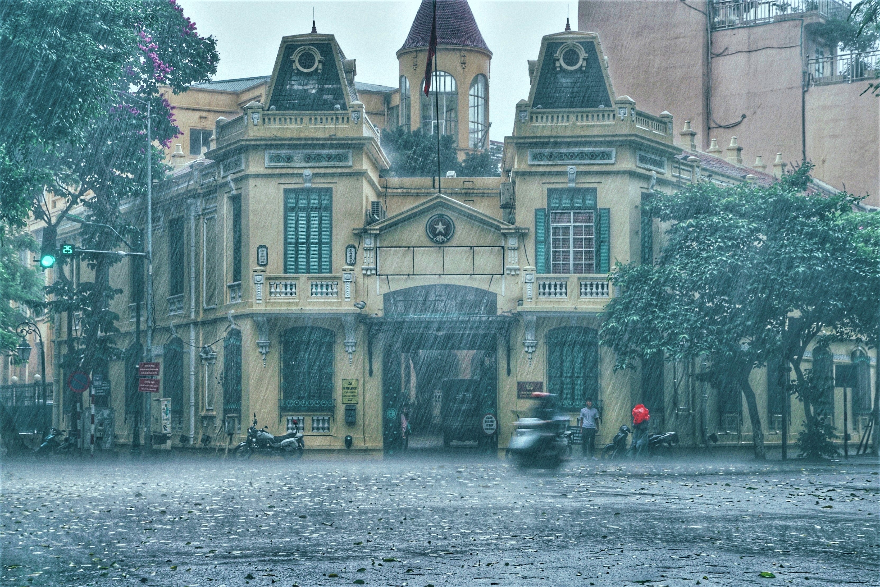 tin thoi tiet hom nay 32 don khong khi lanh mien bac chim trong mua rao va ret dam