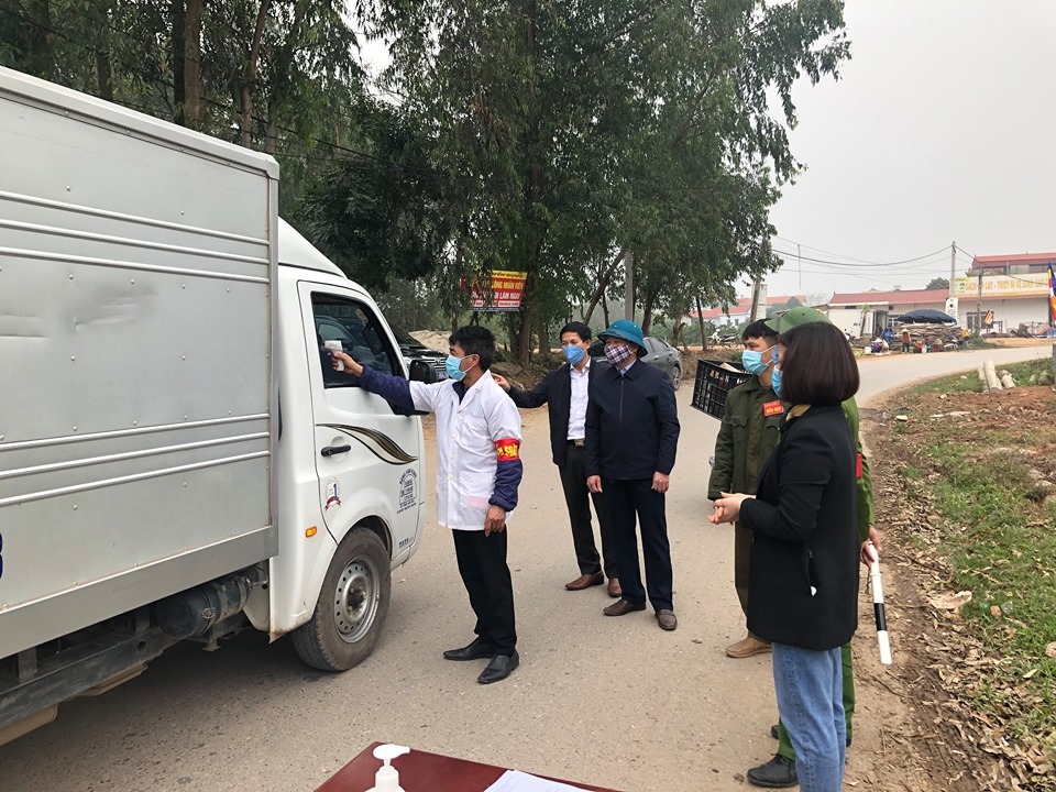 10 ca nhiem virus corona huyen binh xuyen lap chot kiem soat dac biet