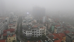 Sắp đón không khí lạnh, Hà Nội lại chìm trong sương mù trắng xóa