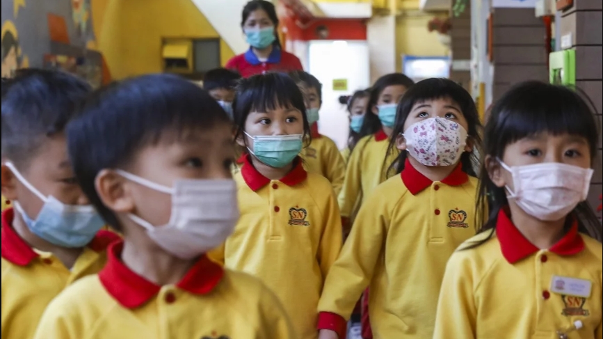 trung quoc bac si dot tu vi chong dich virus corona suot 18 ngay
