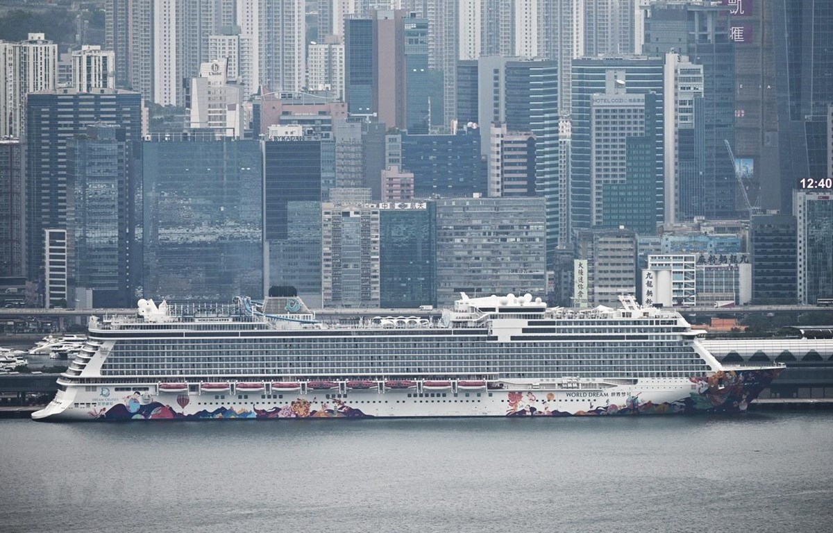 covid 19 indonesia cach ly 188 cong dan tren du thuyen world dream