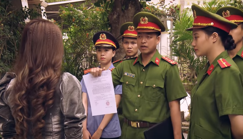 sinh tu tap 77 le hoang khai duong day boi tron quan chuc cap cao