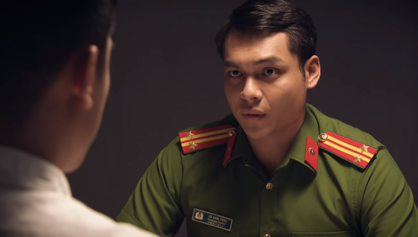 Sinh tử tập 79: Lê Hoàng khai đường dây quan chức giúp mình bỏ trốn sang Lào sinh tu tap 79 le hoang khai duong day quan chuc giup minh bo tron sang lao