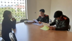 chi ruot co gai nhiem covid 19 da du show thoi trang o phap italy