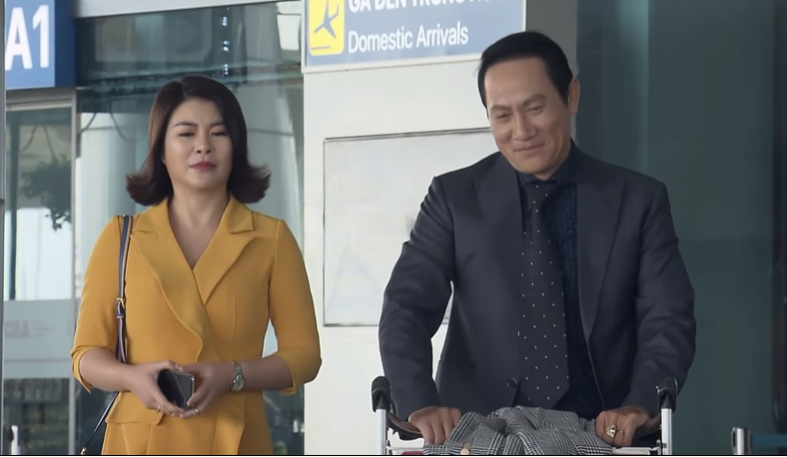 dung bat em phai quen tap 1 em gai mua tro ve gia dinh luan ngan bat dau song gio