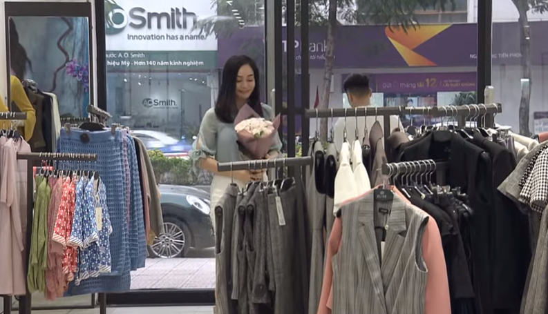 Đừng bắt em phải quên tập 2: ‘Em gái mưa’ nổi cơn ghen vì Luân tặng hoa hồng cho vợ dung bat em phai quen tap 2 em gai mua noi con ghen vi luan tang hoa hong cho vo