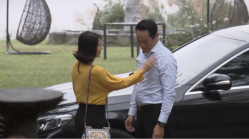 dung bat em phai quen tap 4 ngoc duoc canh bao ve em gai mua cua bo