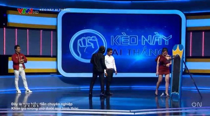 gameshow tren vtv3 lai dinh canh quay phan cam dung duc