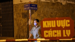 cup c1 cung ngoai hang anh bi hoan trong boi canh nhieu cau thu va hlv nhiem covid 19