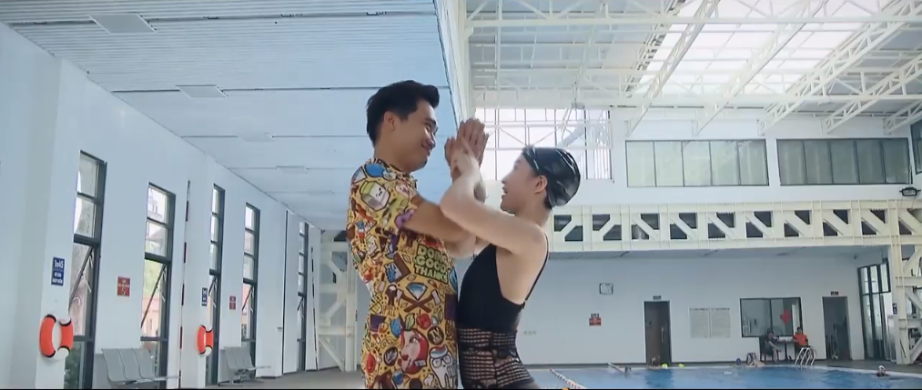 nha tro balanha xuan nghi xit mau mui vi duoc co giao cam tay day hoc boi