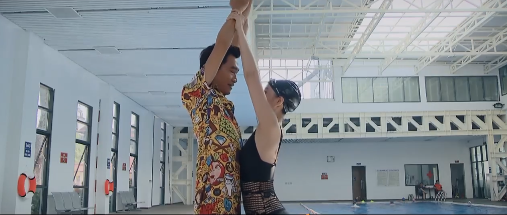 nha tro balanha xuan nghi xit mau mui vi duoc co giao cam tay day hoc boi