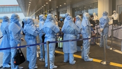 thong bao khan hanh khach tren 7 chuyen bay co nguoi mac covid 19