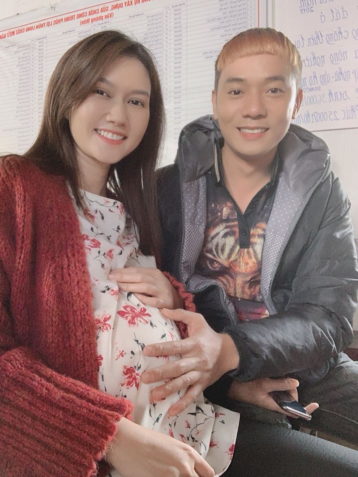 co gai nha nguoi ta ong dau chet khoa uyen co nu hon dau can dua man di de