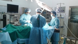 Đang cách ly Covid-19, cô gái phải mổ ruột thừa khẩn cấp
