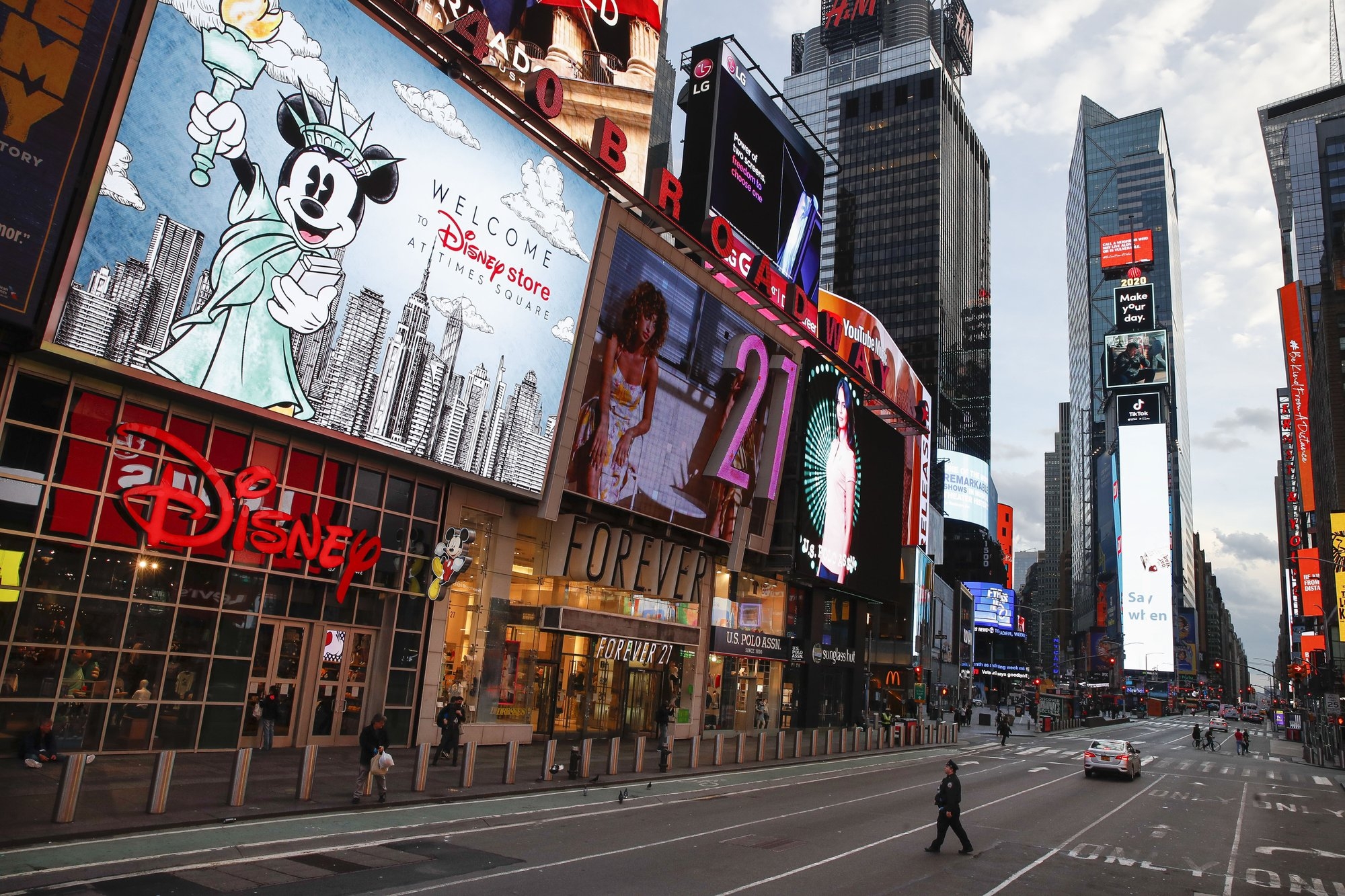 new york hoang vang chua tung thay giua dai dich covid 19