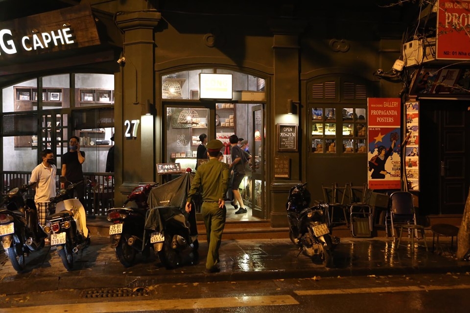 ha noi nhieu quan ca phe quan bia dong cua phong dich covid 19