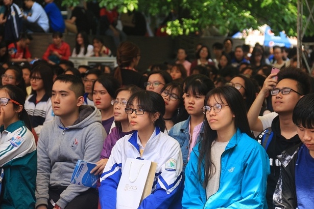 tuyen sinh 2019 muon lam ceo thi hoc nganh gi o dh ngoai thuong ha noi